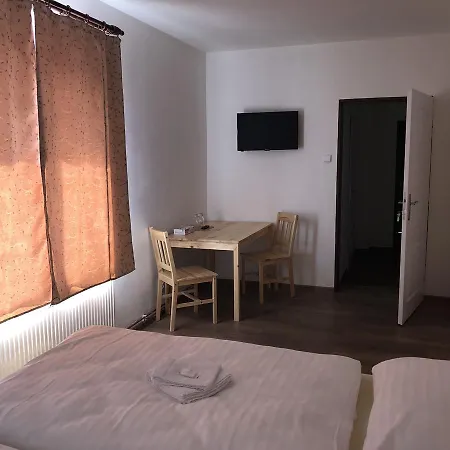 Pensionat Hvezda - Restaurace Docasne Uzavrena *